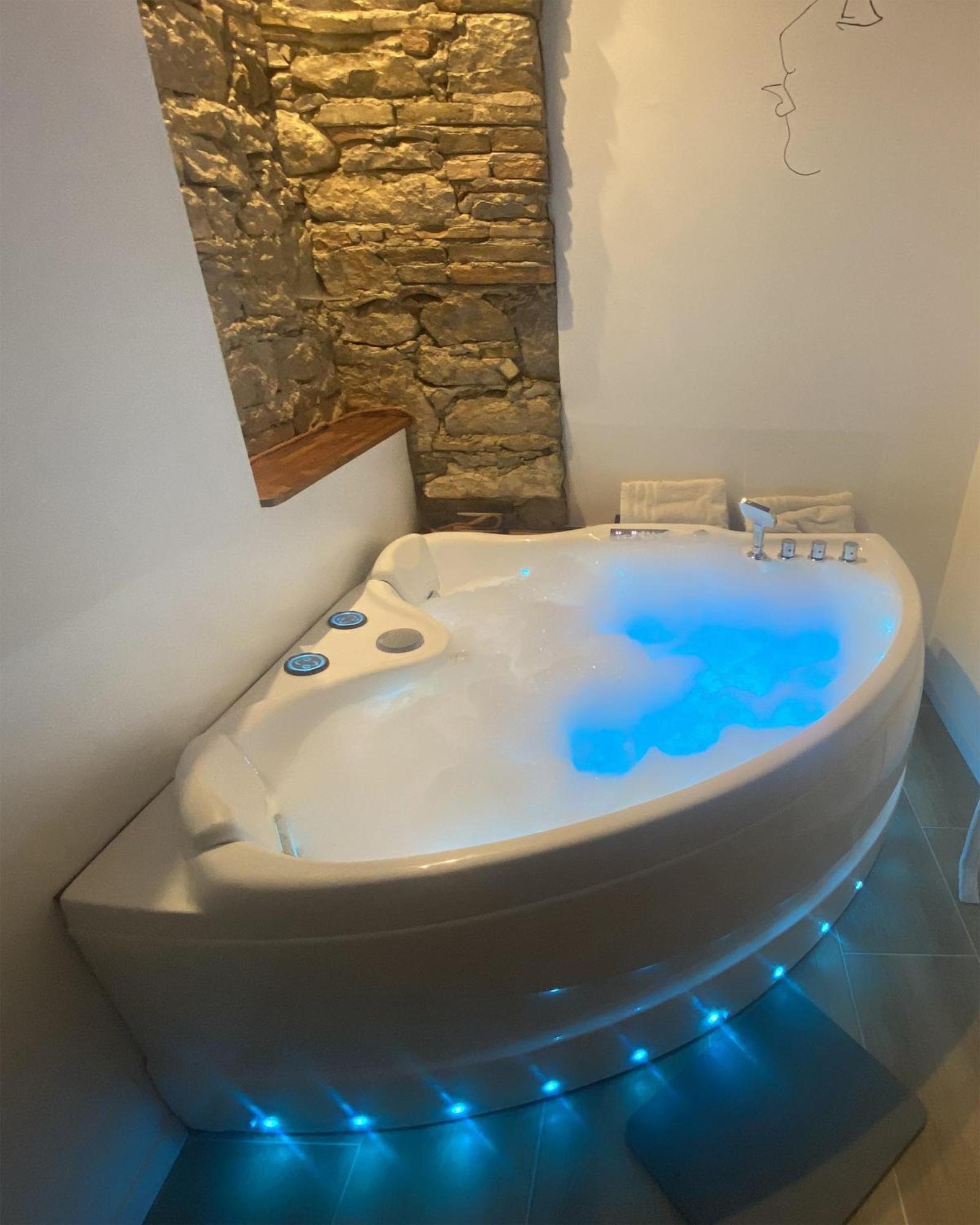 Love Room- Spa- Escale Amoureuse Puygaillard-de-Quercy Extérieur photo